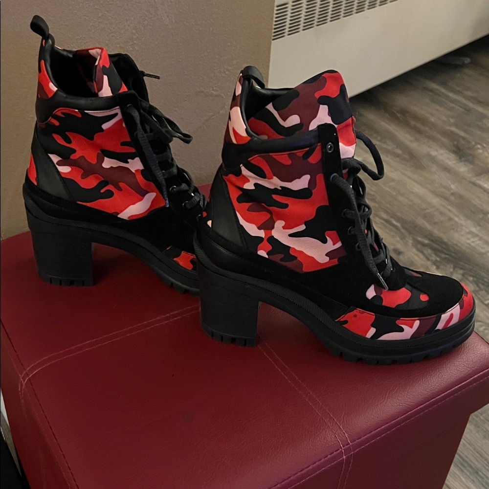 Stylish Red Camouflage Lace-Up Women's Boots - Picture 6 of 6